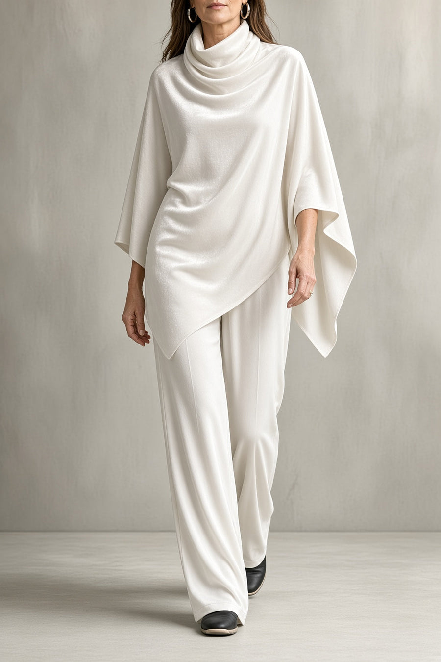 Isabella | Conjunto de Terciopelo con Poncho Drapeado y Pantalón de Pierna Ancha - Blanco